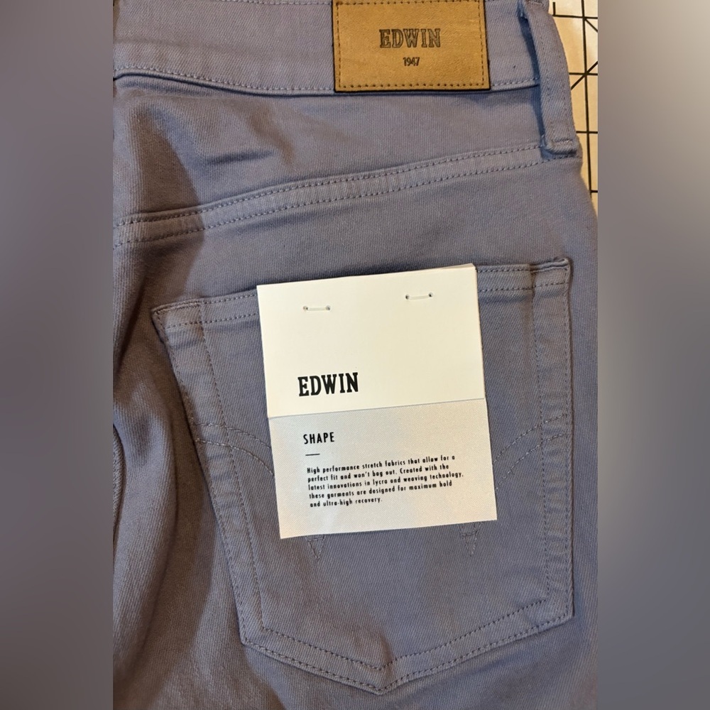 NWT Edwin Women’s Size 26 Silver Lining Pixie 9” Mid Rise Skinny Jeans